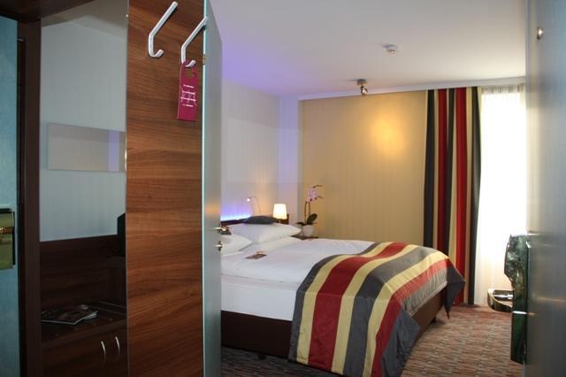 Hotel Leonardo Westbahnhof Wiedeń